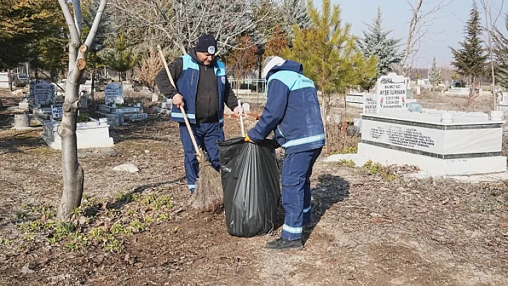 Battalgazi Belediyesi'nden mezarlıklarda temizlik seferberliği