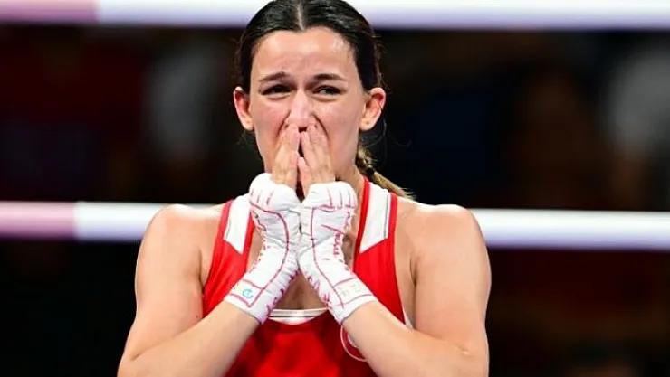 Hatice Akbaş, Dünya Boks Şampiyonası'nda Finalde!