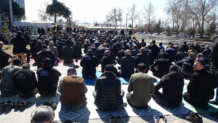 Malatya'da Ramazan'ın ilk cuma namazı kılındı