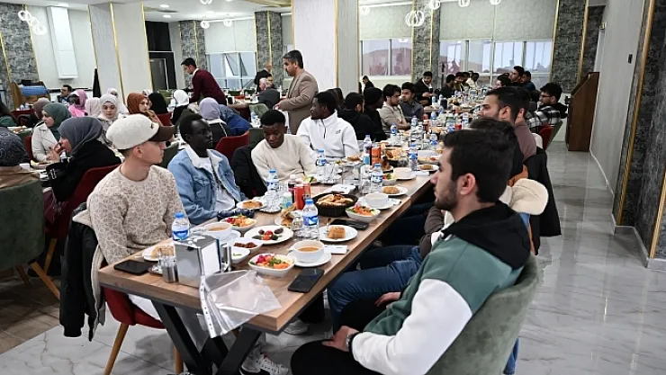 Malatya'da kültürleri buluşturan iftar programı