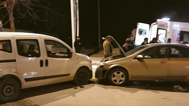Akçadağ'da trafik kazası: 4 yaralı