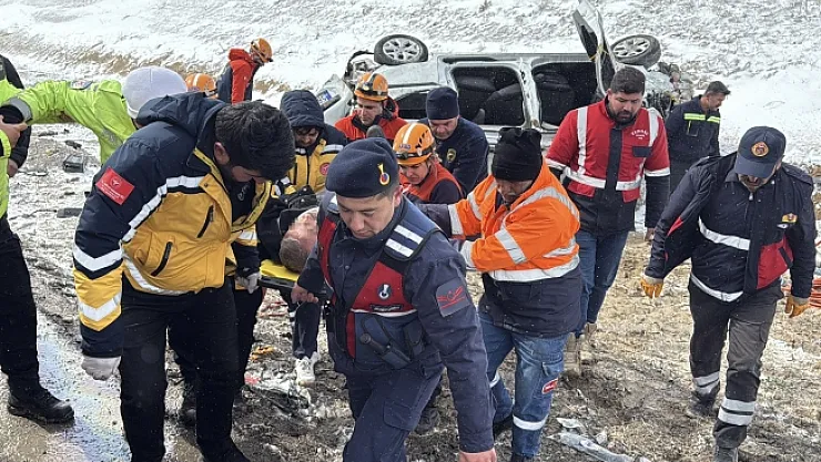 Aşırı hız kazaya neden oldu: 3 kişi yaralandı