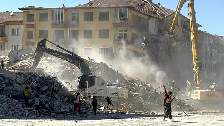 Malatya'da deprem sonrası hava kirliliği alarm veriyor