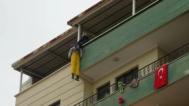 Yıkıma tepki için intihar girişimi! Korkutan anlar!..