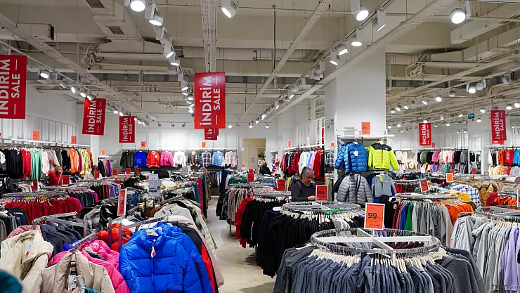 450 Çalışan Kapının Önüne Konuldu