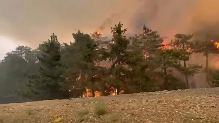 5 köy tahliye edildi, yangın büyüyor!