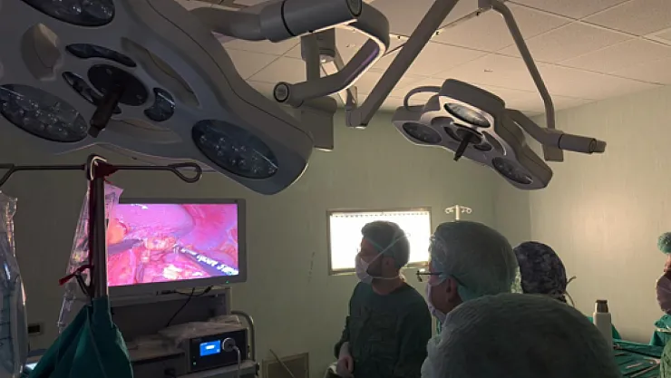 50 Uzman İzledi, Ameliyat Canlı Yayınlandı