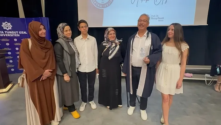 61 yaşında, madencilik bölümünü birincilikle bitirdi