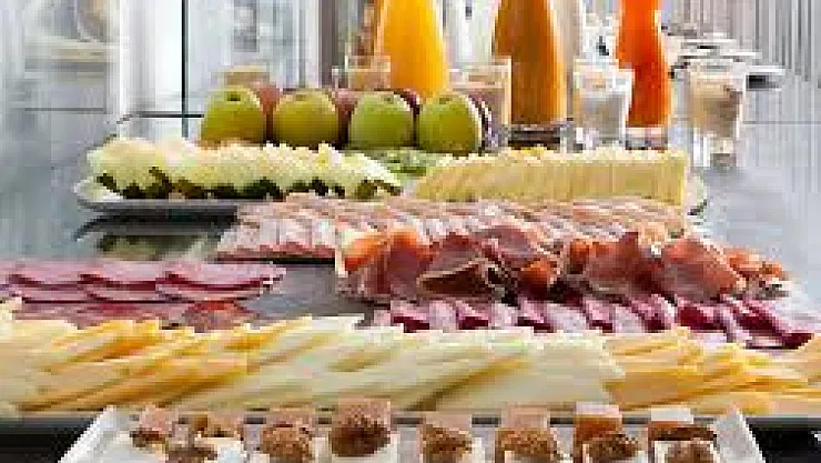 Açık Büfe ve Serpme Kahvaltıda İsraf Dönemi Sona Eriyor: Yeni Düzenleme Yolda