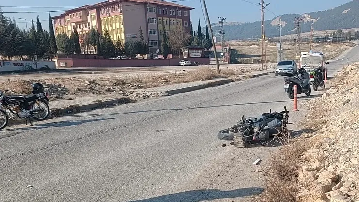 Adıyaman'da Motosiklet Kazası: Sürücü Hayat Mücadelesi Veriyor