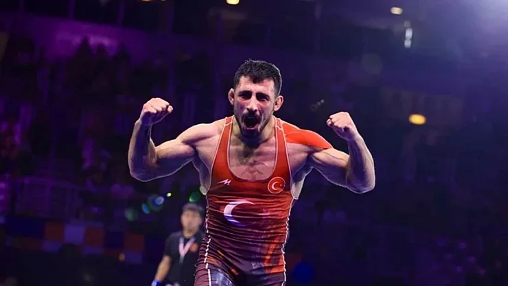 Ahmet Yılmaz Dünya Güreş Şampiyonası'nda Bronz Madalya Kazandı