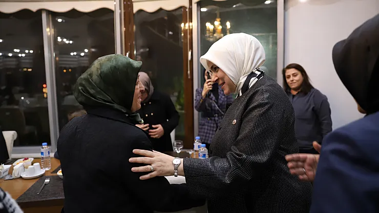 AK Parti Kadın Kolları Başkanı Ercan Malatya'da Öğretmenlerle Buluştu