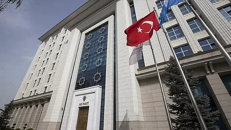 AK Parti'ye İlgi Artıyor: 11 Ayda 750 Bini Aşan Yeni Üyelik