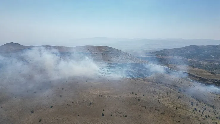 Akçadağ'daki yangın havadan görüntülendi