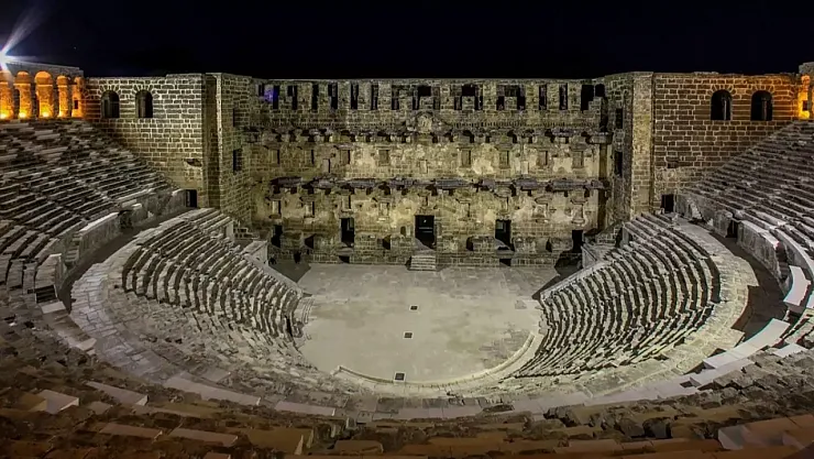 'Antalya'da Kültür Yolu Bizlere Sanatın Kalbini Aralıyor: 1–9 Kasım'da Sahnede'