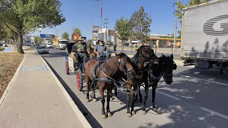 At Arabasıyla Berlin'den Kudüs'e Barış Yolculuğu