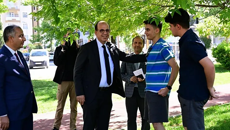 Başkan Geçit park yenileme hizmetlerini inceledi