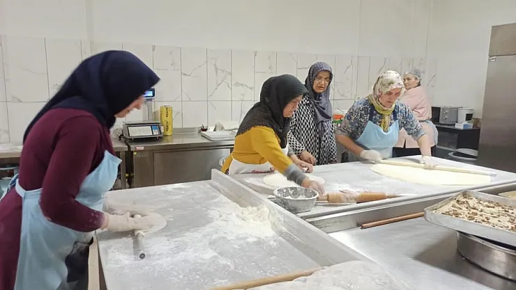 Battalgazi'de kadınlar bayram sofralarına lezzet katıyor