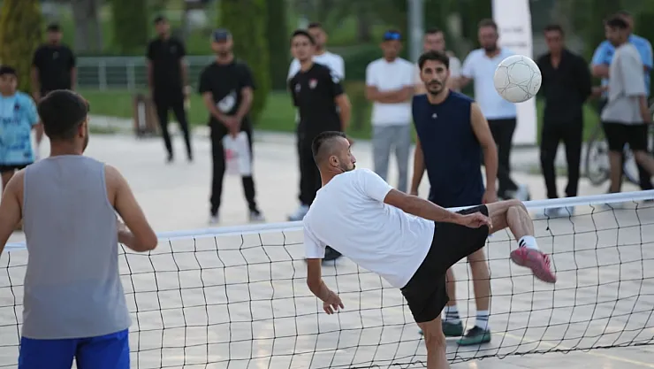 Battalgazi'de Zafer Bayramı Ayak Tenisi Turnuvasıyla Kutlandı