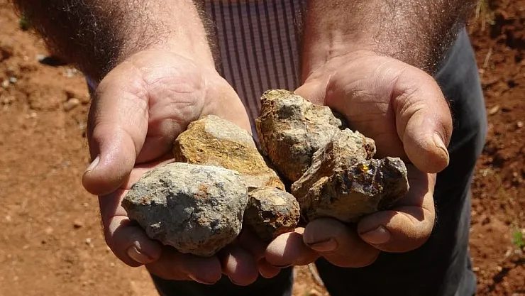 Bayburt'ta Kehribarın İzinde: Fosilleşmiş Reçine Takıya Dönüşüyor
