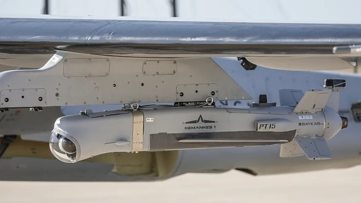 Bayraktar AKINCI, hava hedeflerini KEMANKEŞ 1 ile vurdu