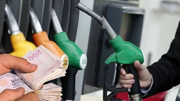 Benzine Zam Geliyor! Cumartesi Günü Litre Fiyatı 1 Lira Artacak