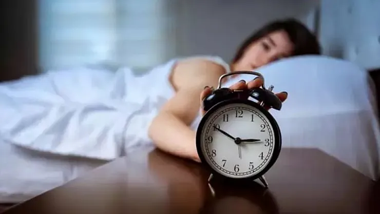 Bilim Uyarıyor: Düzensiz Uyku Kilo Aldırıyor