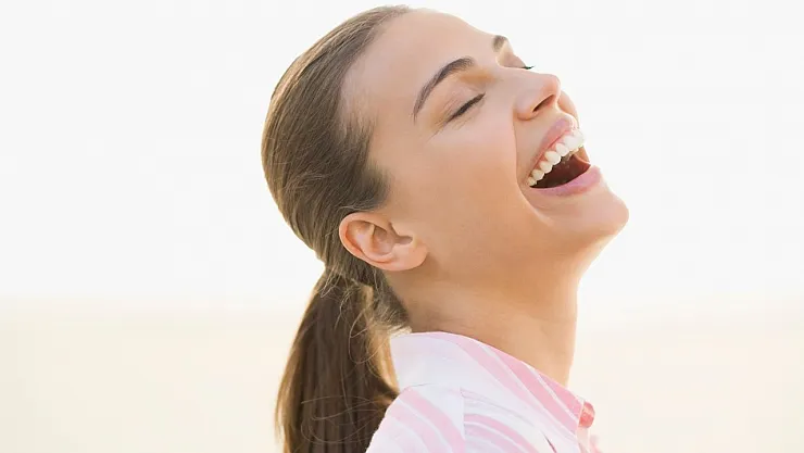 Bilimde Yeni Umut: Gülme Etkisi Depresyonu Saatler İçinde Hafifletebilir