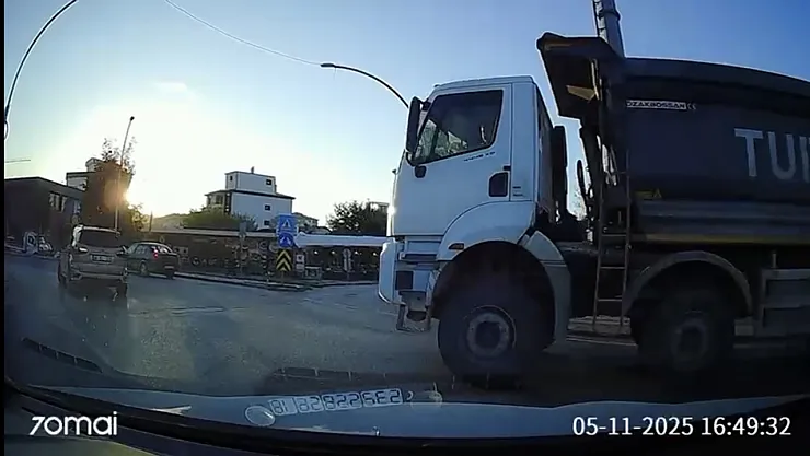 Bostanbaşı'nda Kaza Kıl Payı Atlatıldı