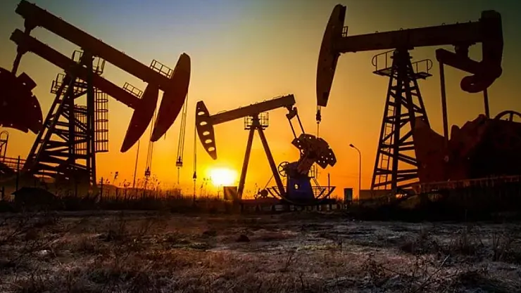 Brent Petrol Yükselişte! ABD stoklarındaki sert düşüş, fiyatları yukarı taşıdı