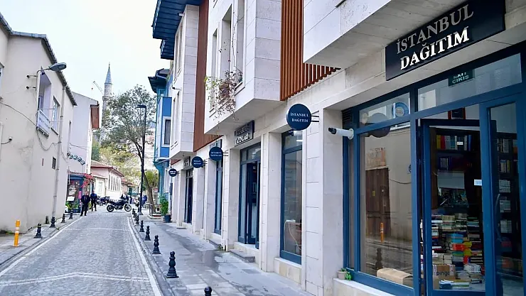 Cağaloğlu Kitapçılar Sokağı Yeniden Hayat Buldu: Yayıncılığın Kalbi İstanbul'da Tekrar Atıyor