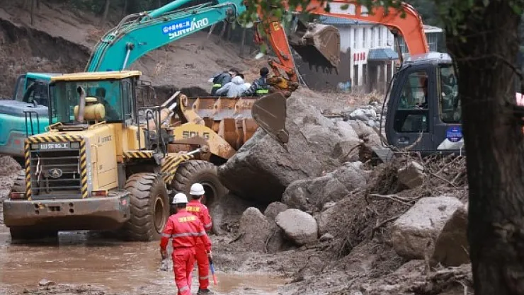 Çin'in Gansu Eyaletinde Sel Felaketi: 10 Ölü, 33 Kayıp