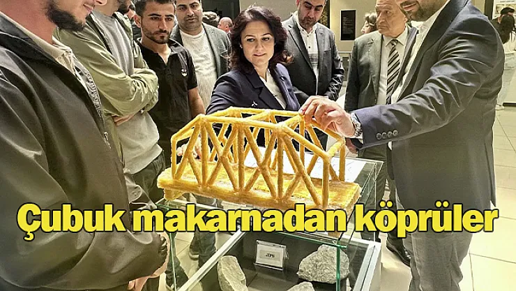 Çubuk makarnadan yapılan köprüler yarıştı