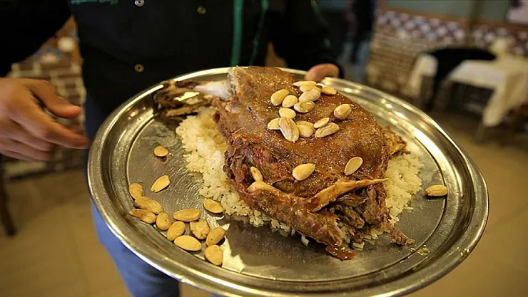 Diyarbakır'ın Gizli Hazinesi: Kaburga Dolmasının Lezzet Yolculuğu