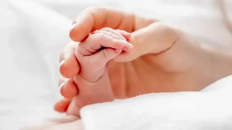 Doğum İzinlerinde Büyük Değişiklik: Süre 24 Haftaya Çıkıyor, Kapsam Genişliyor