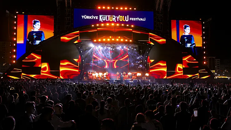 Ebru Yaşar İçin Binlerce Kişi 100. Yıl Parkı'nda Buluştu