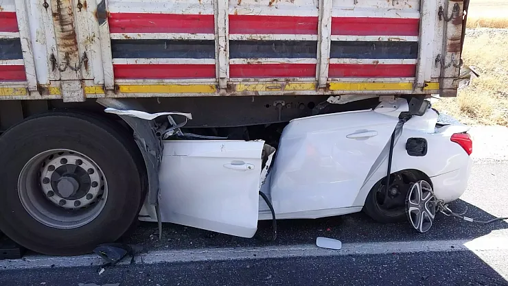 Erzurum'da Tırın Altına Giren Genç Sürücü Hayatını Kaybetti