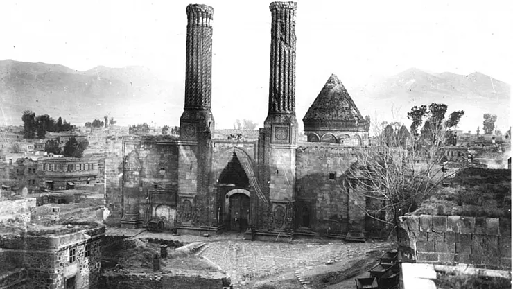 Erzurum'un Kökeni Nedir?