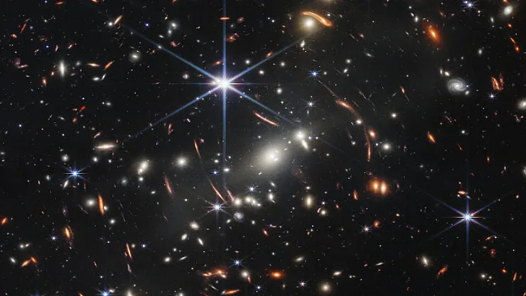 Evrenin Genişlemesi Yavaşlıyor mu? Karanlık Enerjiye Dair Yeni Tartışma