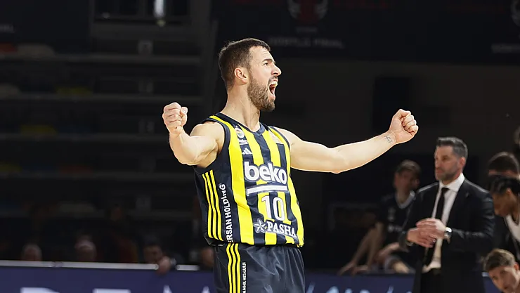 Fenerbahçe Kaptanına Trafik Şoku: Alkollü Araç Kullandı, Ehliyetine El Konuldu