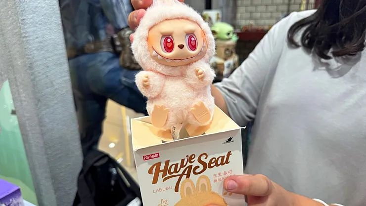 Forbes Listesinde Sürpriz Değişim: 53 Milyar Dolarlık Peluş Oyuncak Dünyayı Salladı!