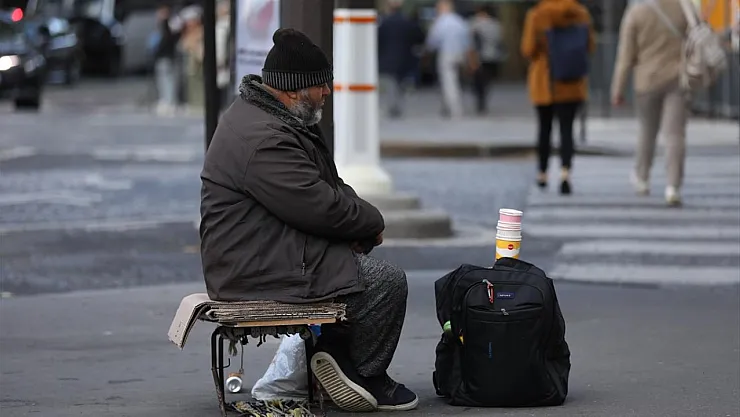 Fransa'da Barınma Krizi Derinleşiyor: Evsizlerin Sayısı 350 Bine Ulaştı