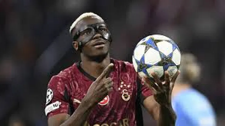 Galatasaray'da Osimhen Alarmı! Derbi Öncesi Büyük Sakatlık Şoku ve Kaçıracağı Maçlar Netleşiyor