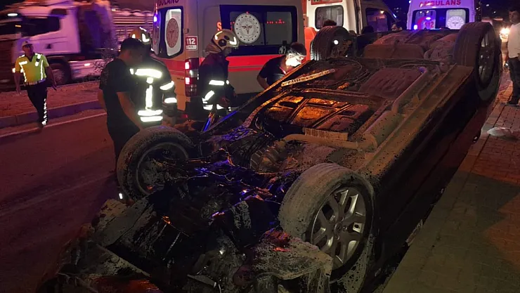 Galericiler Sitesi Önünde Takla Atan Araçta Bir Kişi Yaralandı