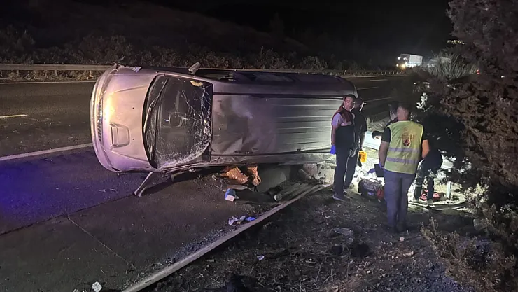 Gaziantep'te Kamyonet Devrildi: 2 Kişi Hayatını Kaybetti, 8 Kişi Yaralandı