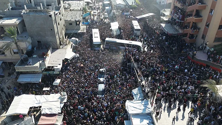 Gazze'de Ateşkesin Ardından 310 Bin Kişi Kuzeye Döndü