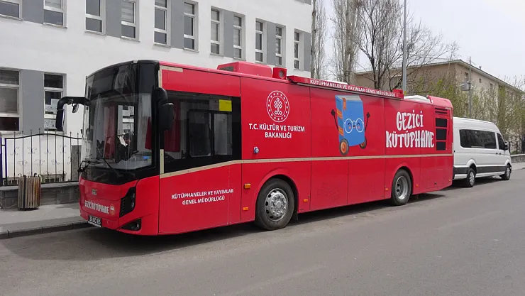 Gezici Kütüphaneler 250 Bin Kilometre Yol Katetti: Türkiye'nin Her Köşesine Bilgi ve Kültür Götürüyor