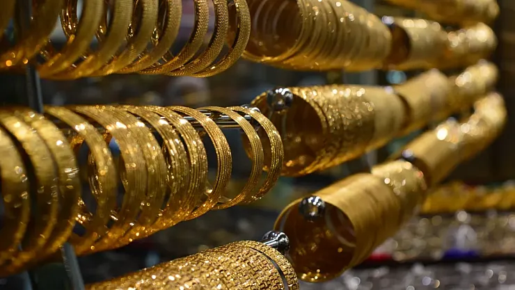 Gram Altın Haftaya Düşüşle Başladı: Fiyatlarda Belirsizlik Sürüyor