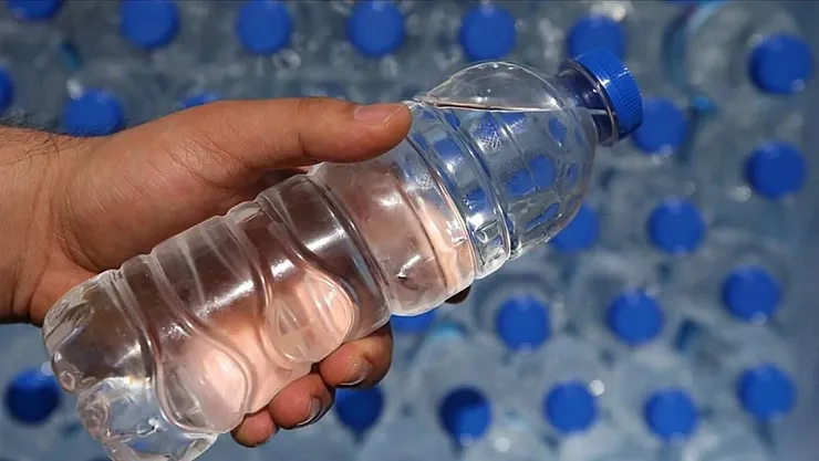 Havalimanlarında Suya Sabit Fiyat Uygulaması Geliyor: Yeni Yasa Tasarısı Gündemde