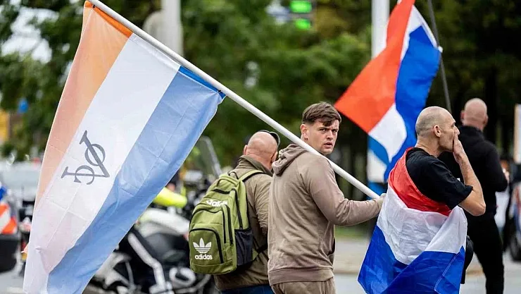 Hollanda'da Sığınmacı Karşıtı Gösteriler Çatışmaya Dönüştü